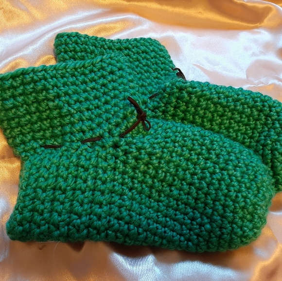 Crochet slippers - Picture 2 of 4